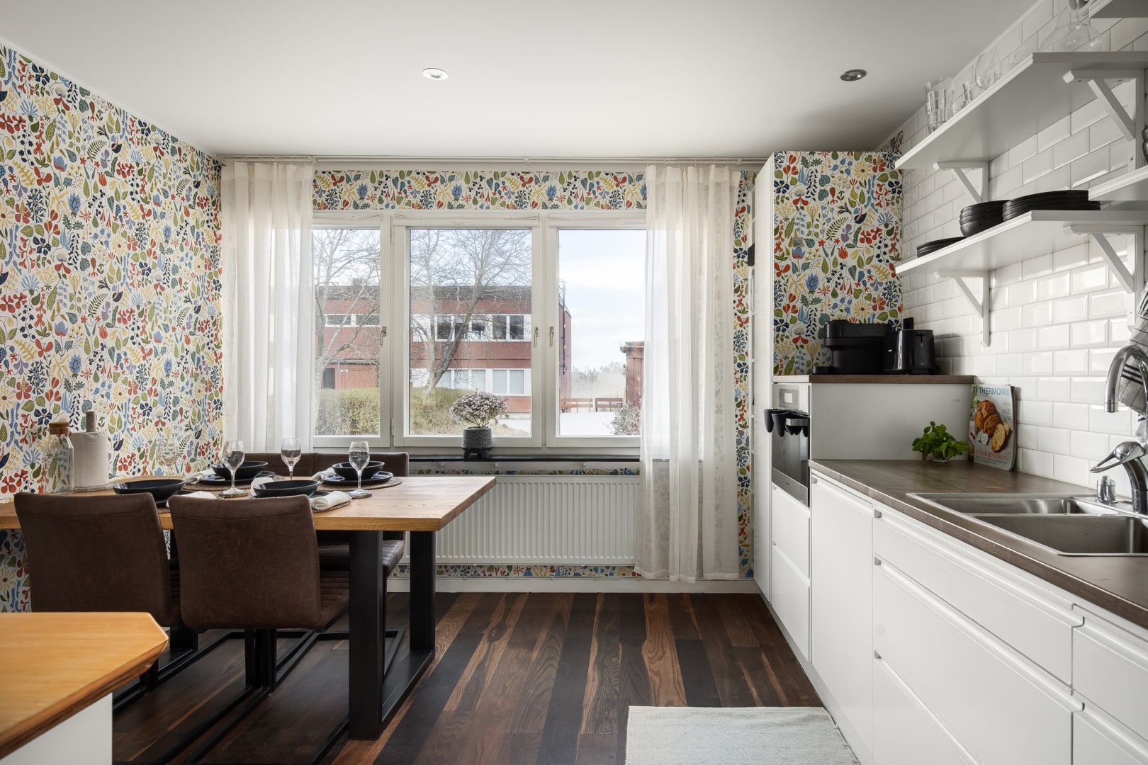 Bostadsbild från Ljuskärrsvägen 30, Såld i Ljuskärrsberget - Saltsjöbaden, Nacka