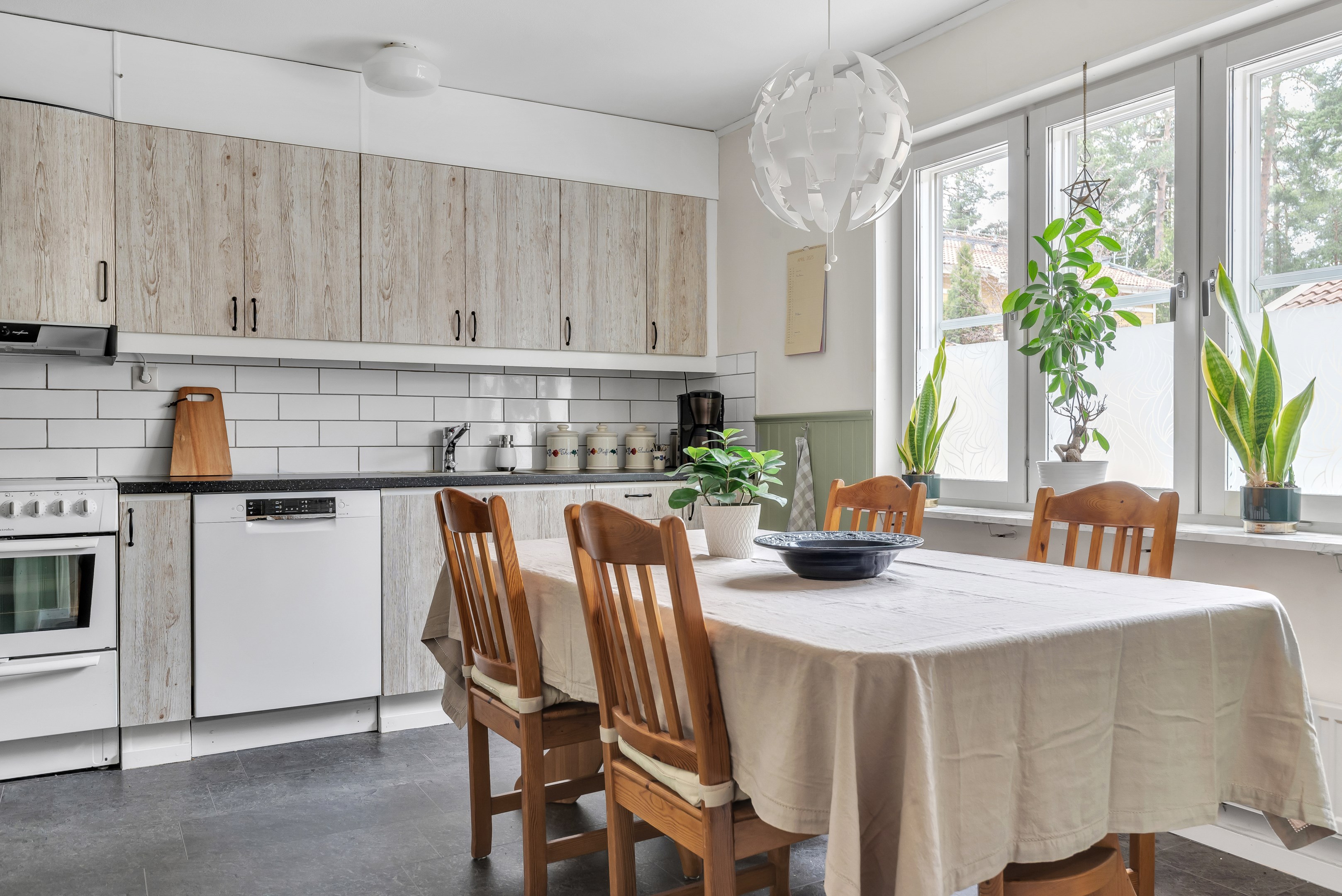 Bostadsbild från Västgötaresan 33, Såld i Sävja, Uppsala