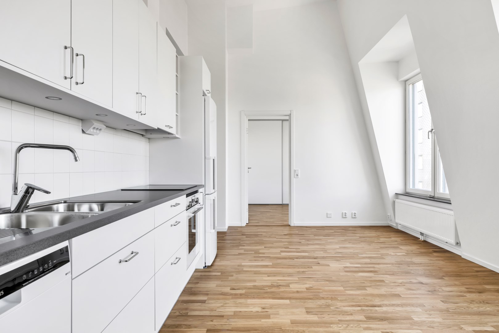 Bostadsbild från Lydia Wahlströms gata 22, Såld i Rosendal, Uppsala