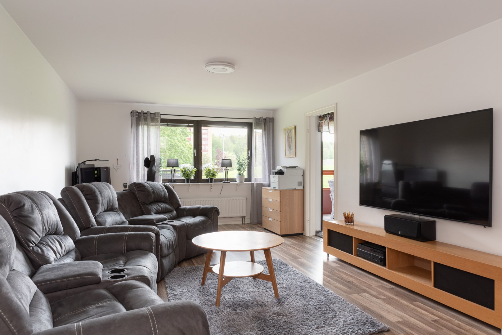 Bostadsbild från Släggkastargatan 10, Såld i Rönnby, Västerås