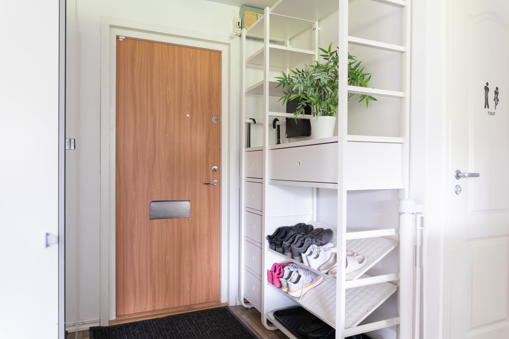 Bostadsbild från Släggkastargatan 10, Såld i Rönnby, Västerås