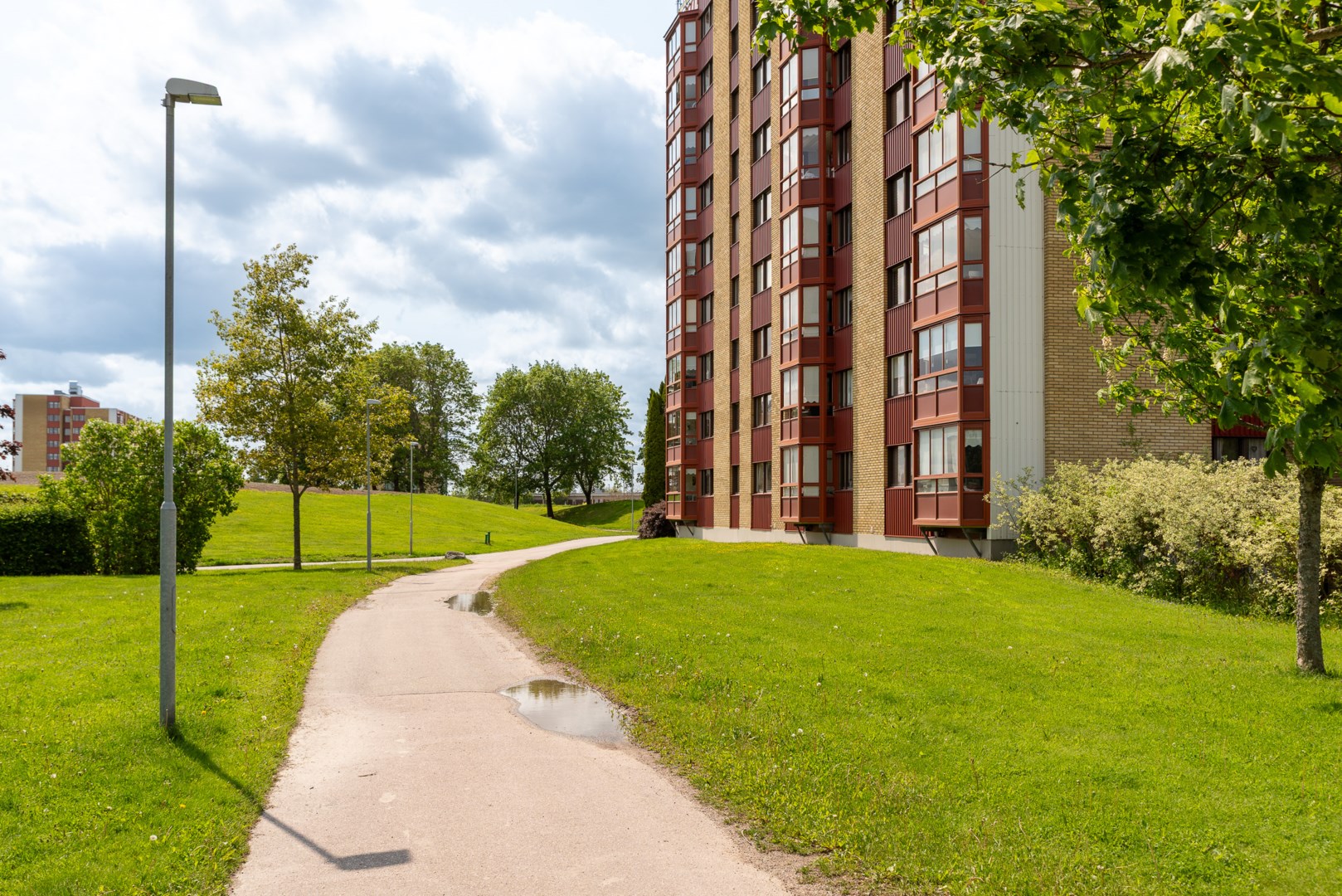 Bostadsbild från Släggkastargatan 10, Såld i Rönnby, Västerås