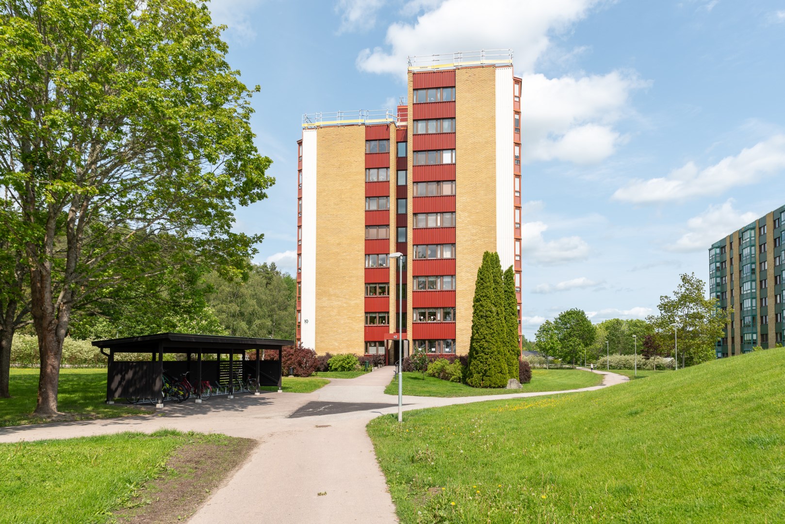 Bostadsbild från Släggkastargatan 10, Såld i Rönnby, Västerås