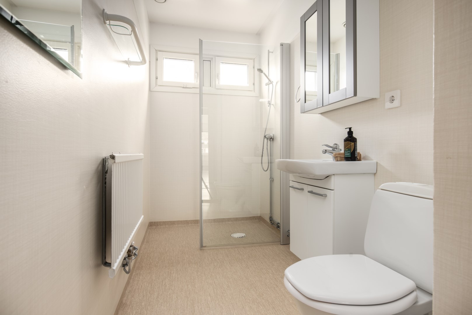 Bostadsbild från Vinterbrinksvägen 19, 3/3tr, Såld i Igelbodaplatån - Saltsjöbaden, Nacka