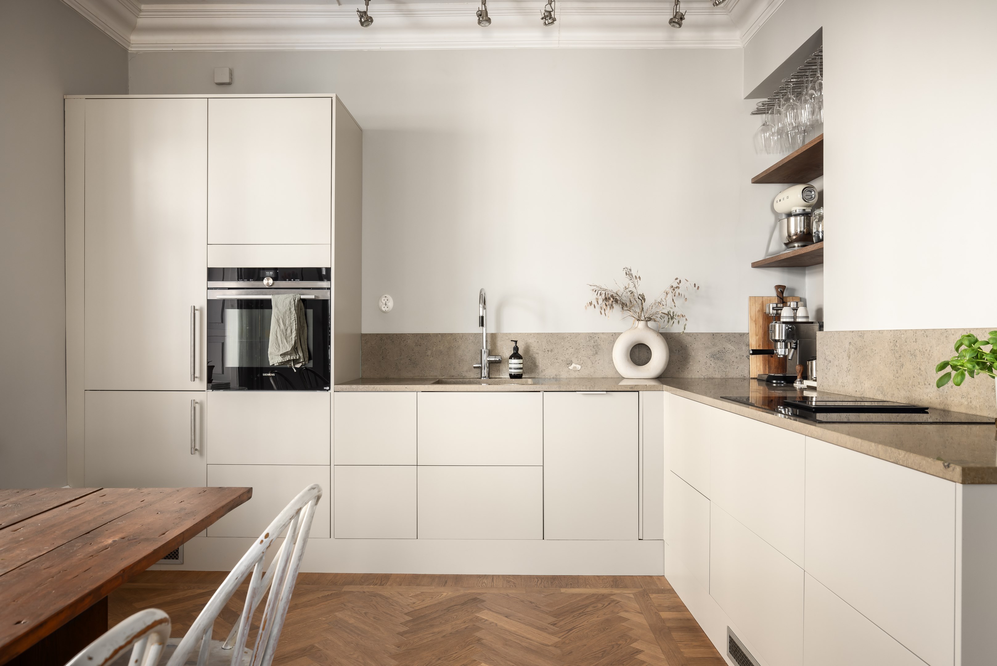 Bostadsbild från Kammakargatan 43, ACCEPTERAT PRIS, Såld i Vasastan, Stockholm