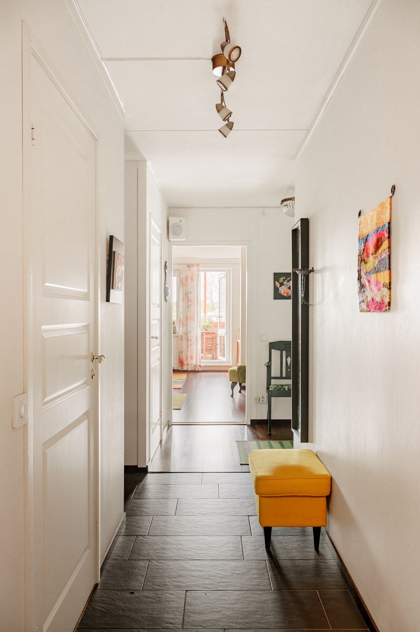 Bostadsbild från Ormingeringen 64, Till salu i Västra Orminge, Nacka