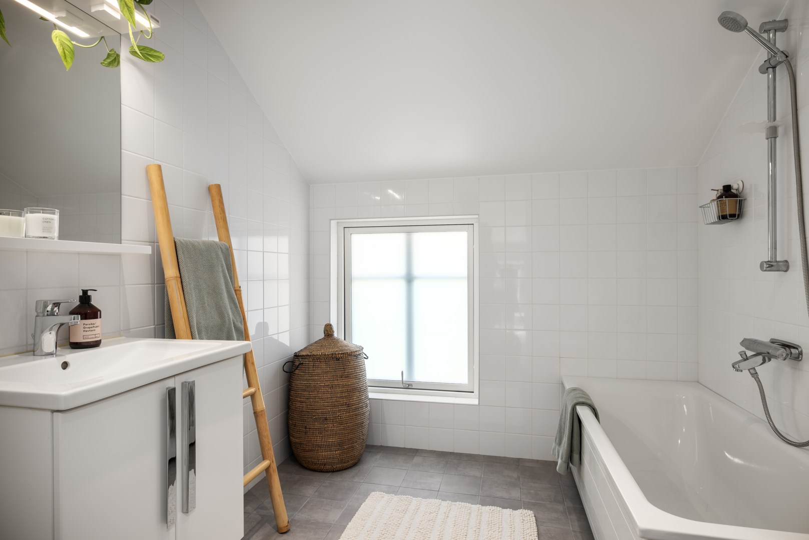 Bostadsbild från Smårisvägen 6A, Såld i Södra kopparmora, Värmdö