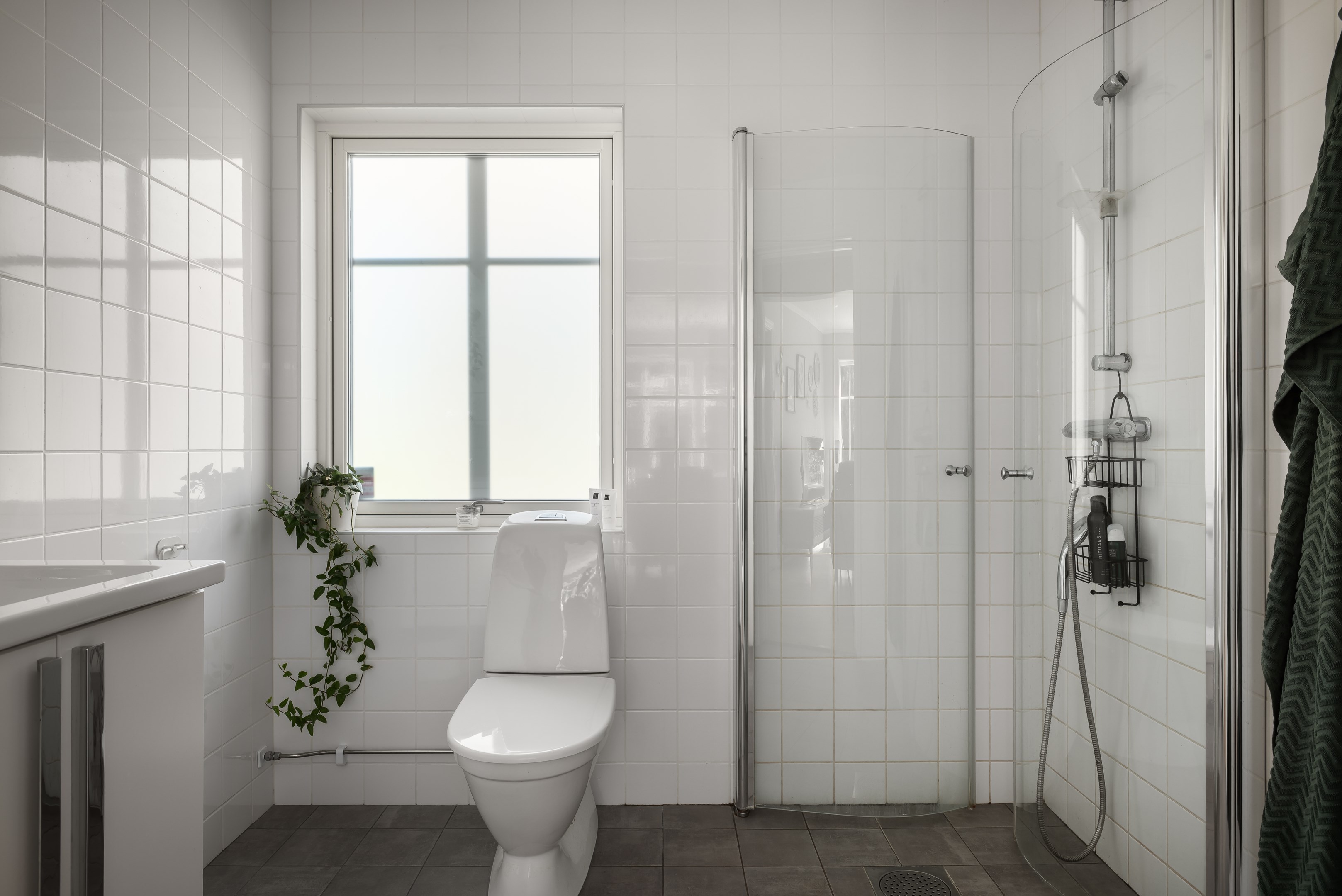 Bostadsbild från Smårisvägen 6A, Såld i Södra kopparmora, Värmdö