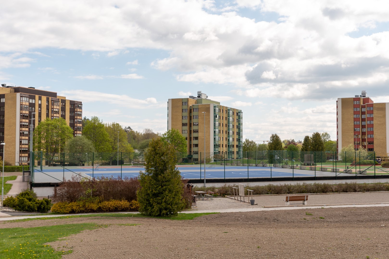 Bostadsbild från Släggkastargatan 10, Till salu i Rönnby, Västerås