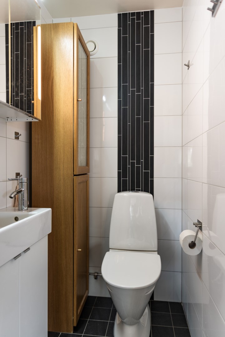 Bostadsbild från Släggkastargatan 10, Till salu i Rönnby, Västerås