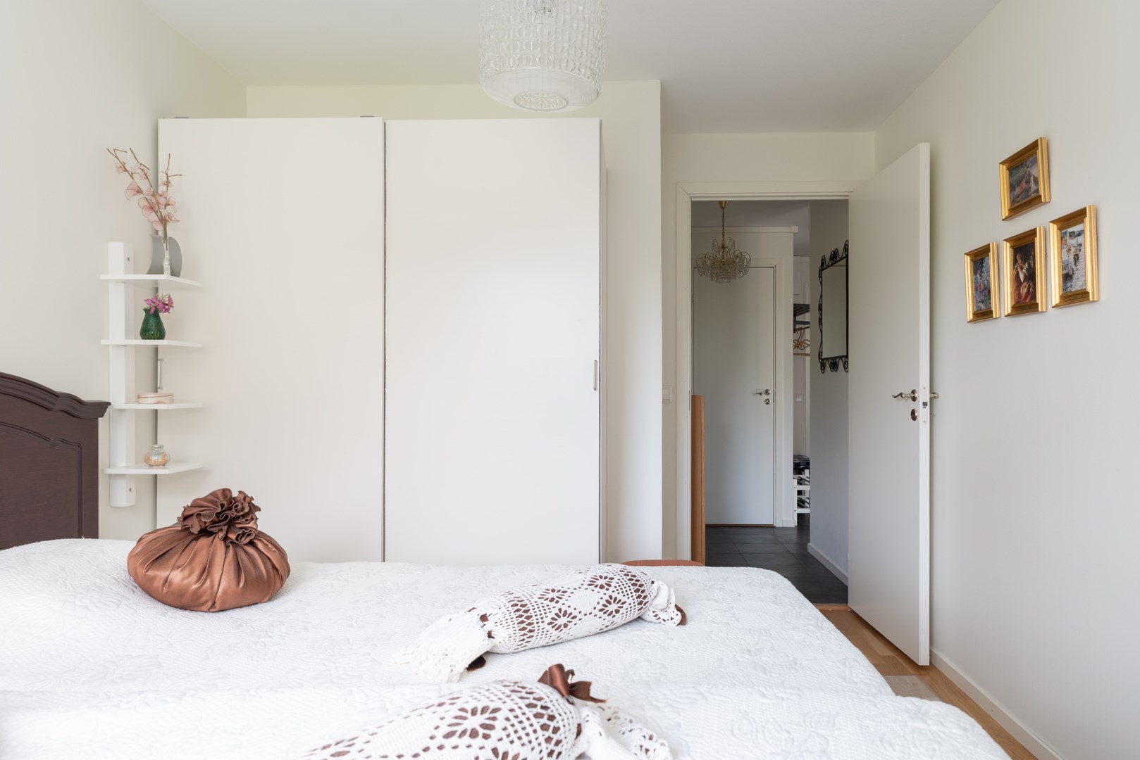 Bostadsbild från Släggkastargatan 10, Till salu i Rönnby, Västerås