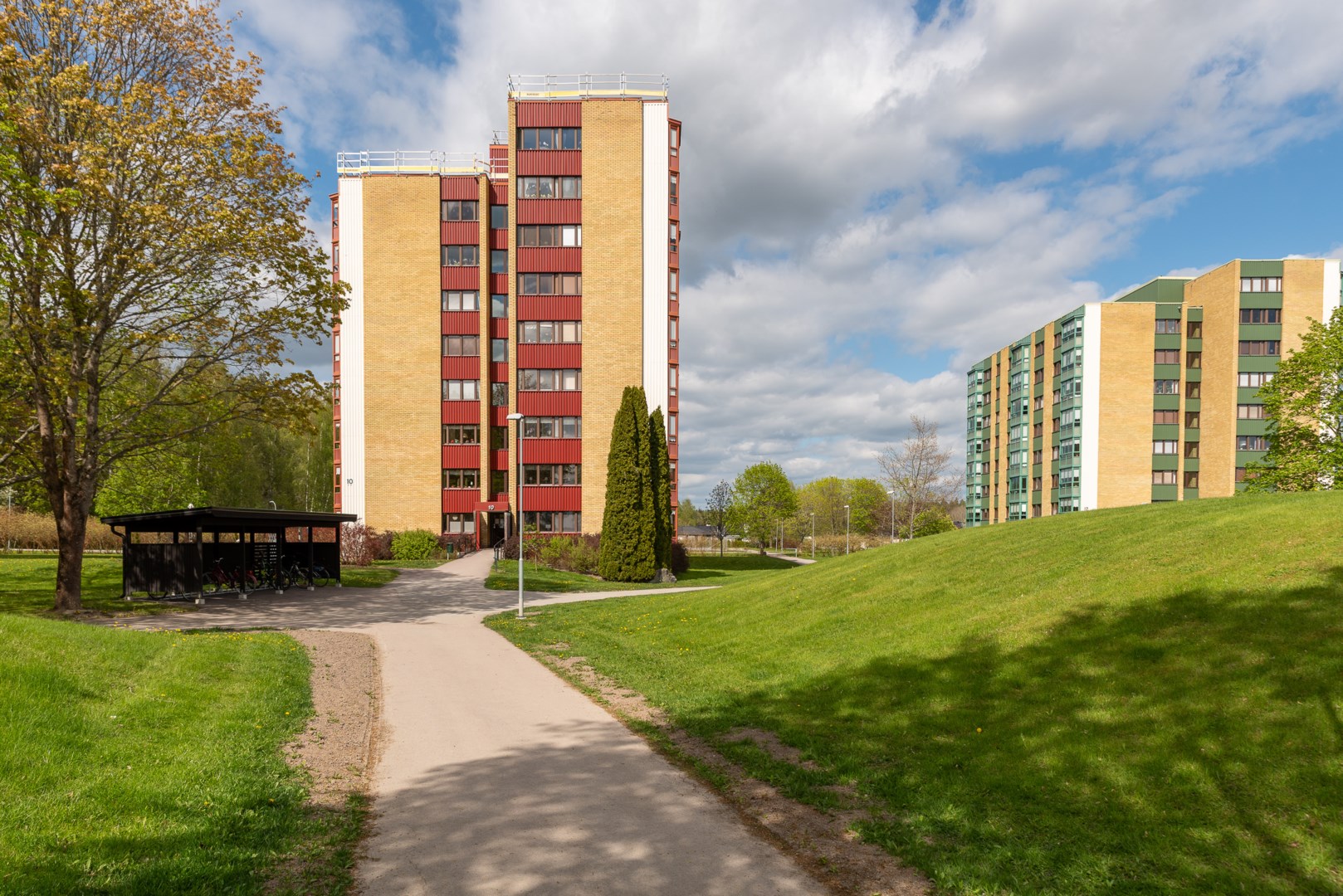 Bostadsbild från Släggkastargatan 10, Till salu i Rönnby, Västerås