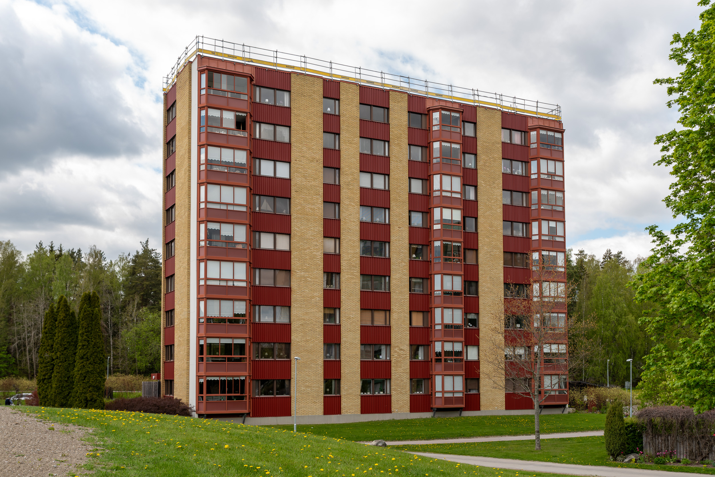 Bostadsbild från Släggkastargatan 10, Såld i Rönnby, Västerås