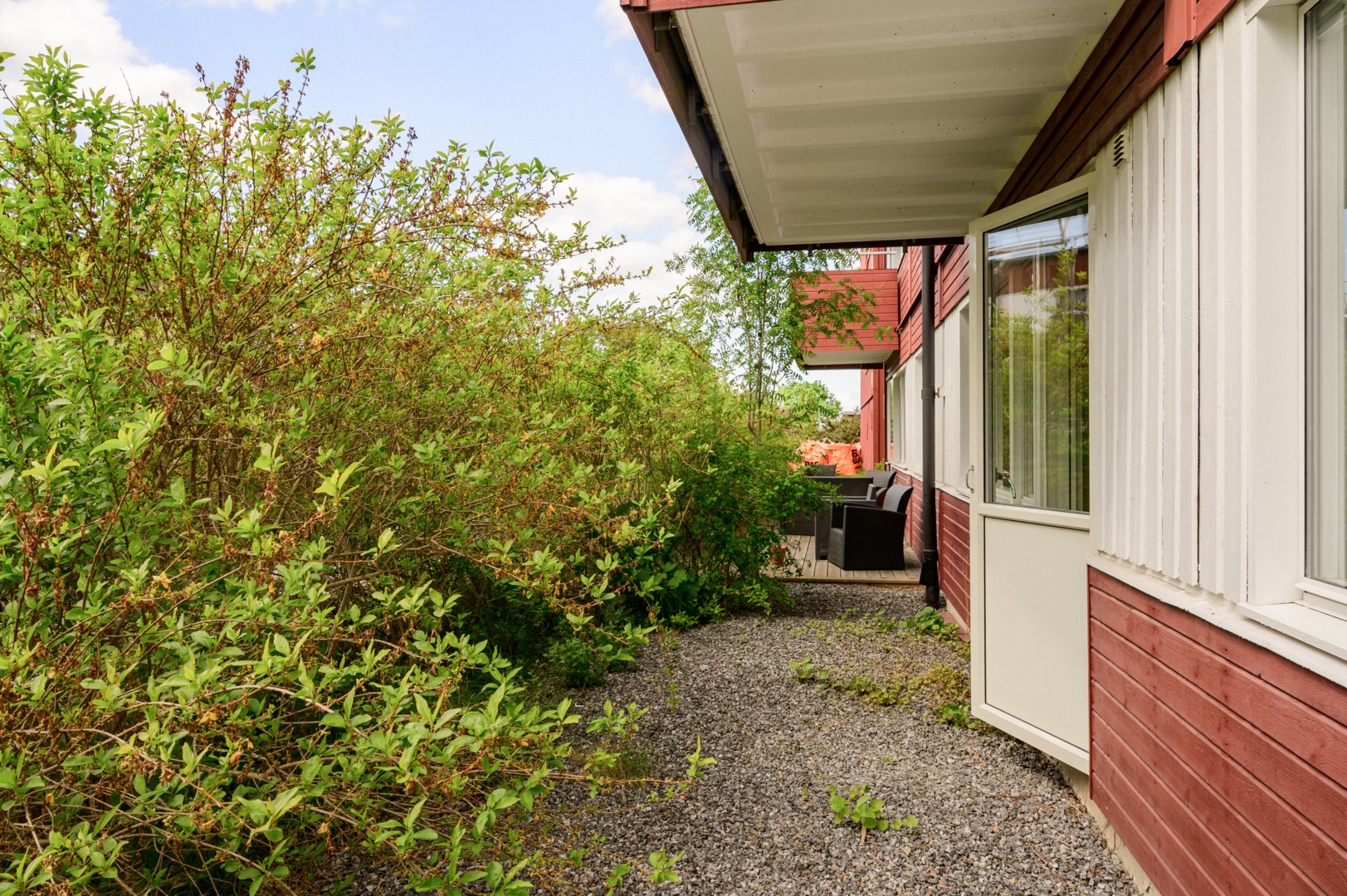 Hit når solen från tidig förmiddag till sen eftermiddag/kväll.