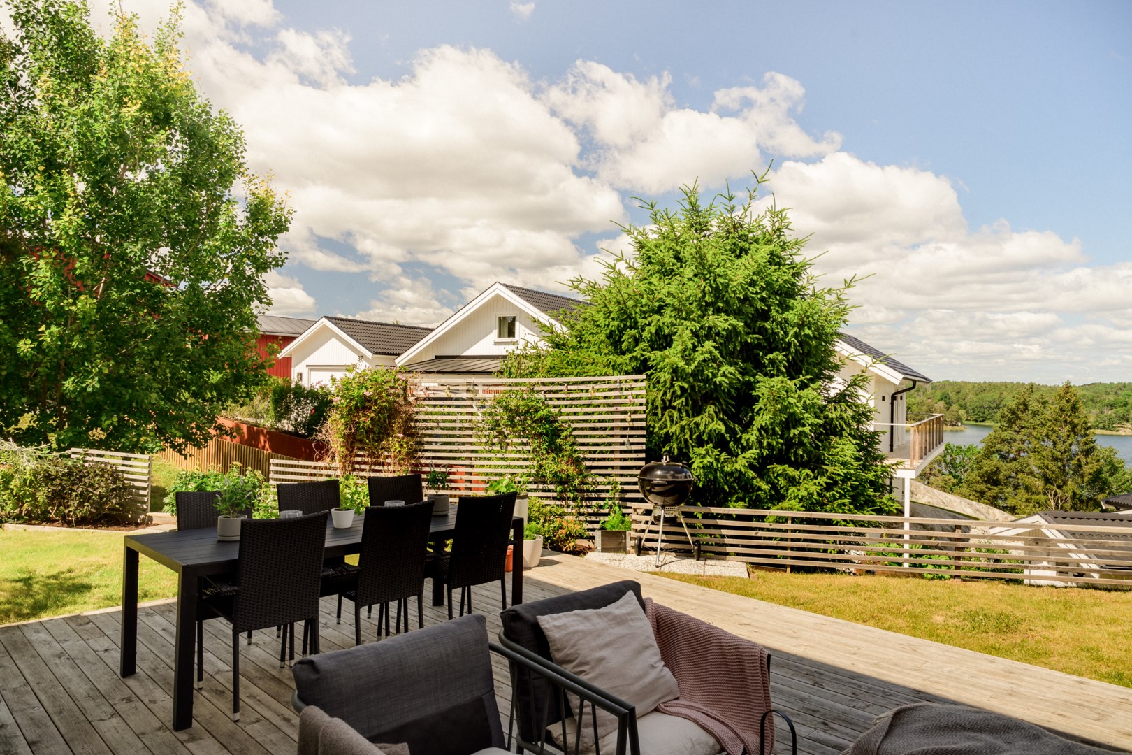 Lummigt och ogenerat läge utan insyn.