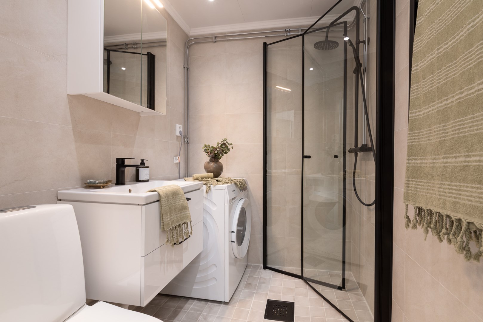 Bostadsbild från Gunnilbogatan 28A, Såld i Malmaberg, Västerås