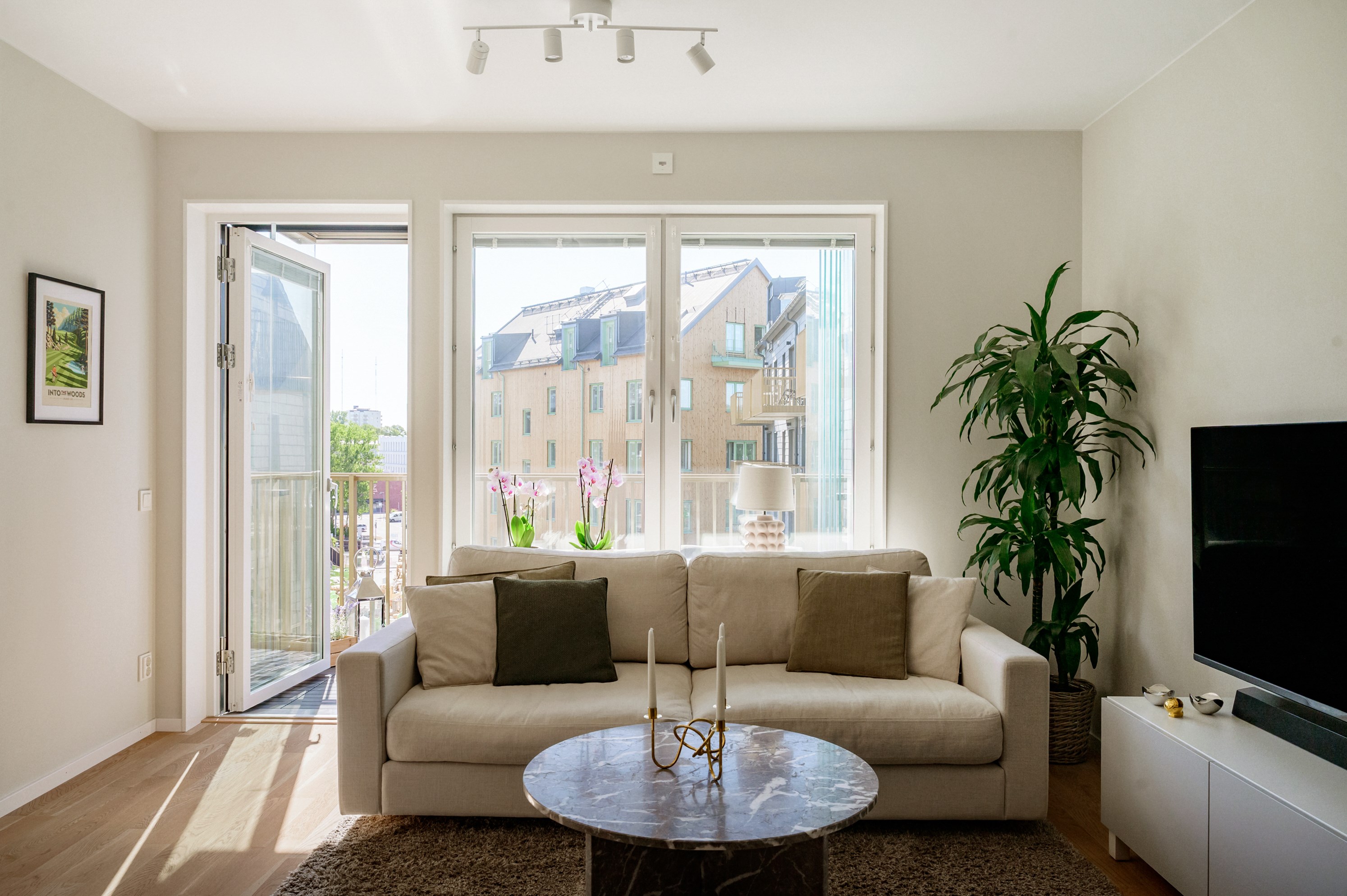 Högt läge med fint ljusinsläpp.