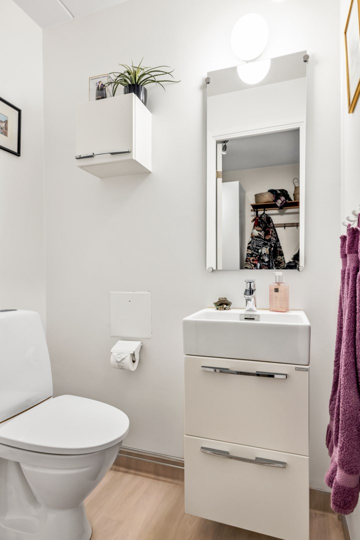 Bostadsbild från Åskmolnsvägen 95, Såld i Storvreta, Uppsala