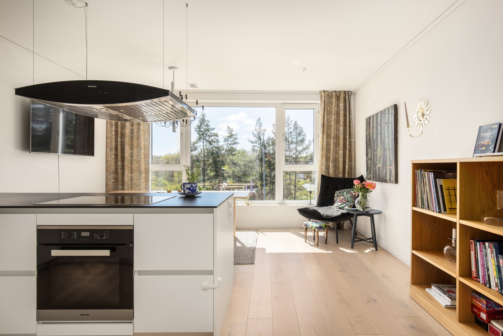 Bostadsbild från Ljuskärrsgränden 2B, Såld i Ljuskärrsberget - Saltsjöbaden, Nacka