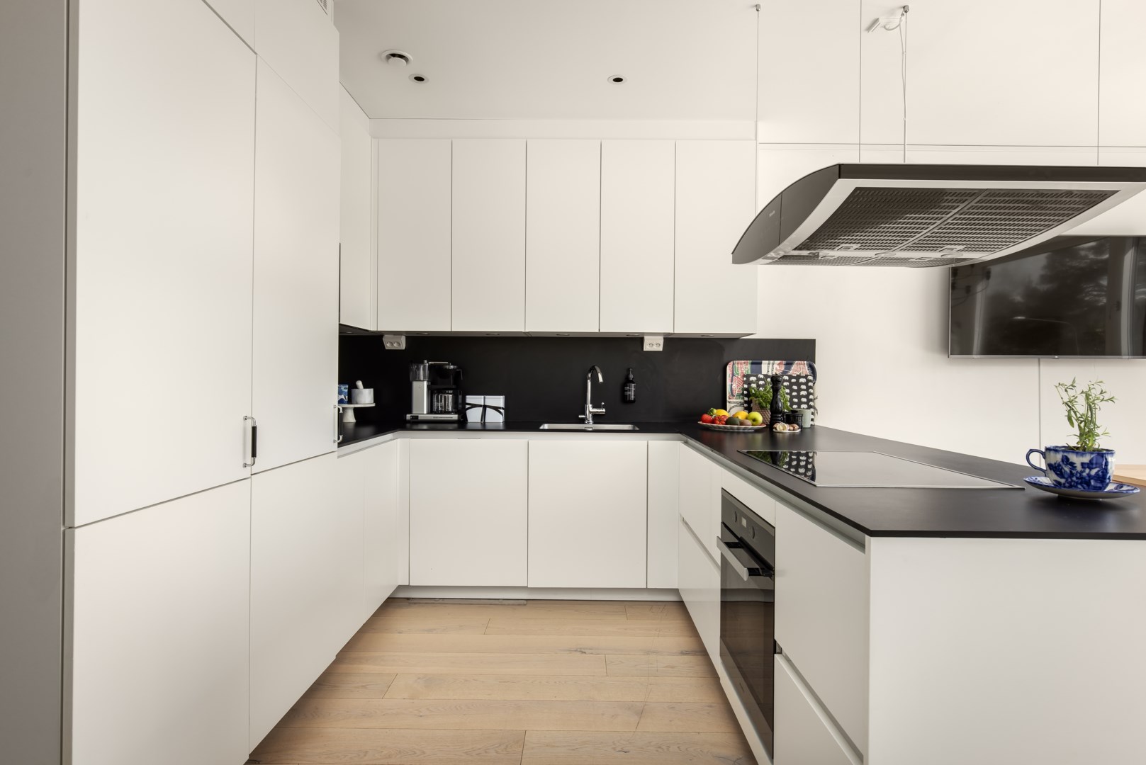 Bostadsbild från Ljuskärrsgränden 2B, Såld i Ljuskärrsberget - Saltsjöbaden, Nacka