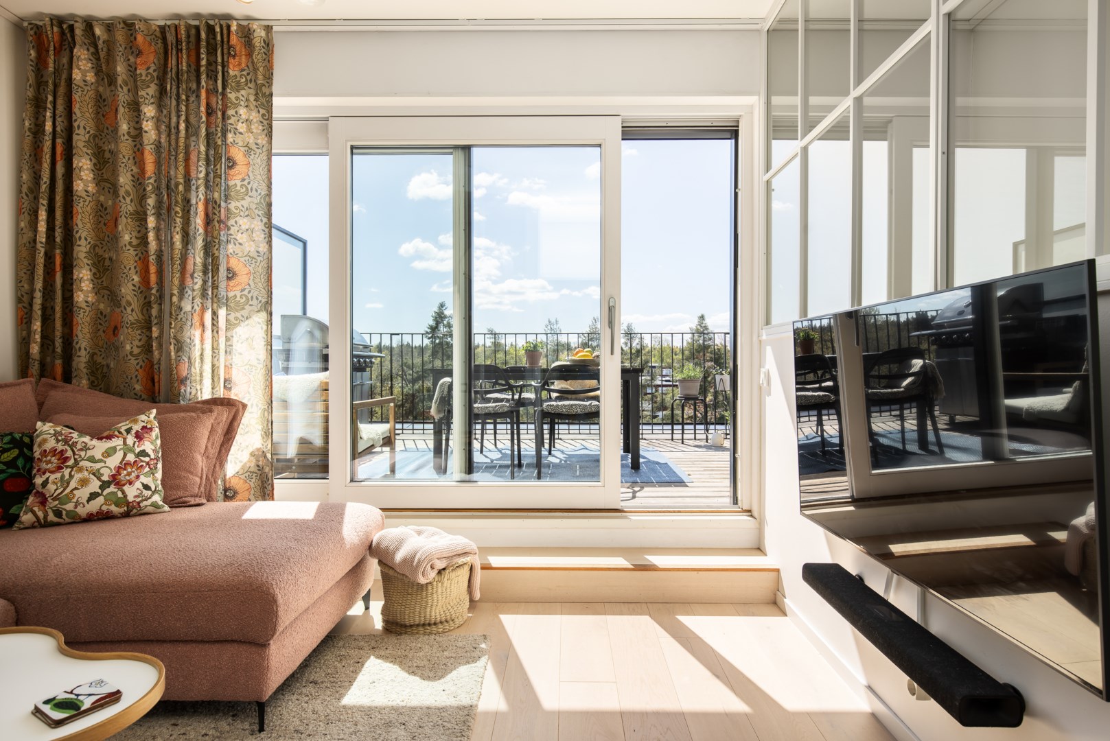 Bostadsbild från Ljuskärrsgränden 2B, Såld i Ljuskärrsberget - Saltsjöbaden, Nacka