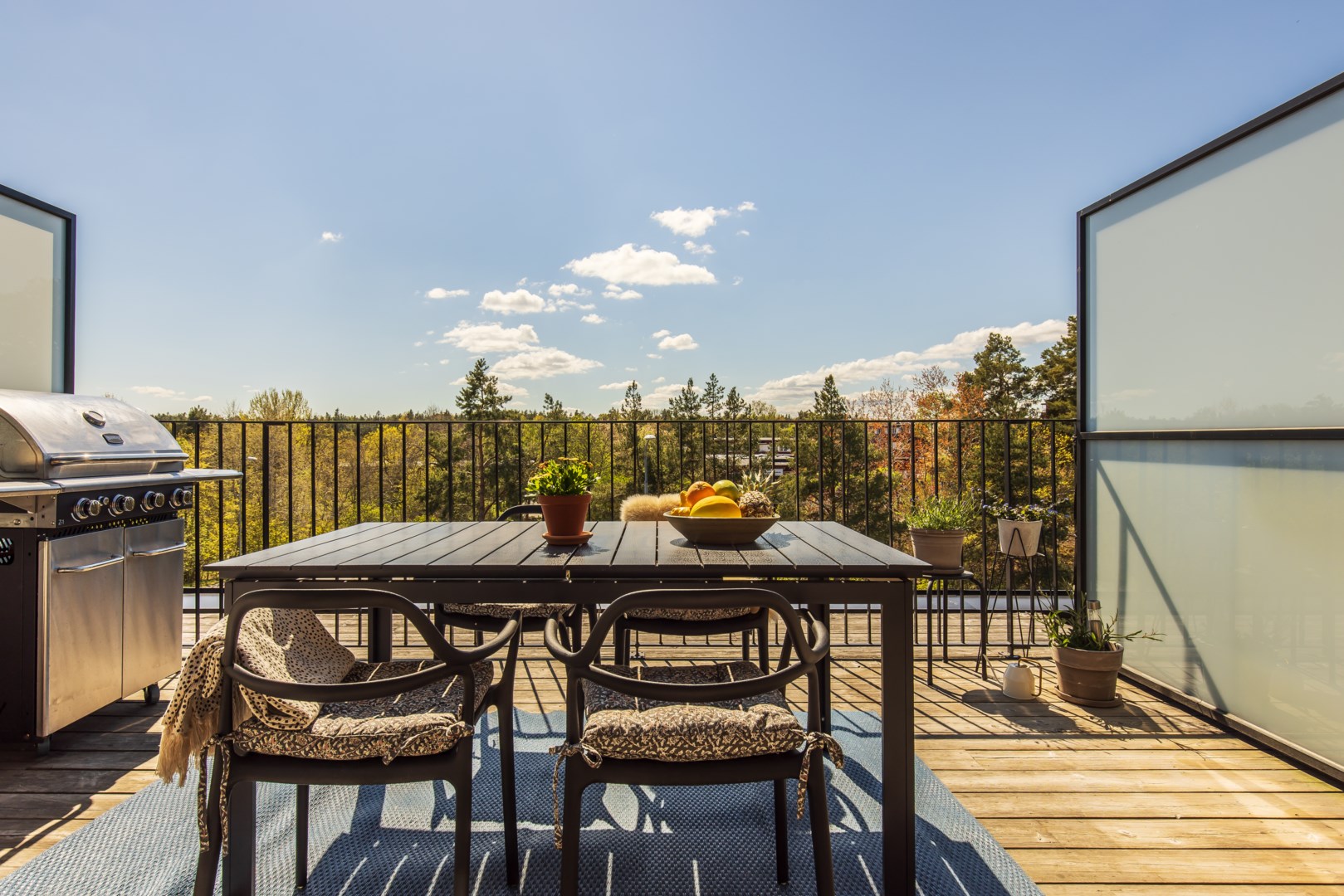 Bostadsbild från Ljuskärrsgränden 2B, Såld i Ljuskärrsberget - Saltsjöbaden, Nacka