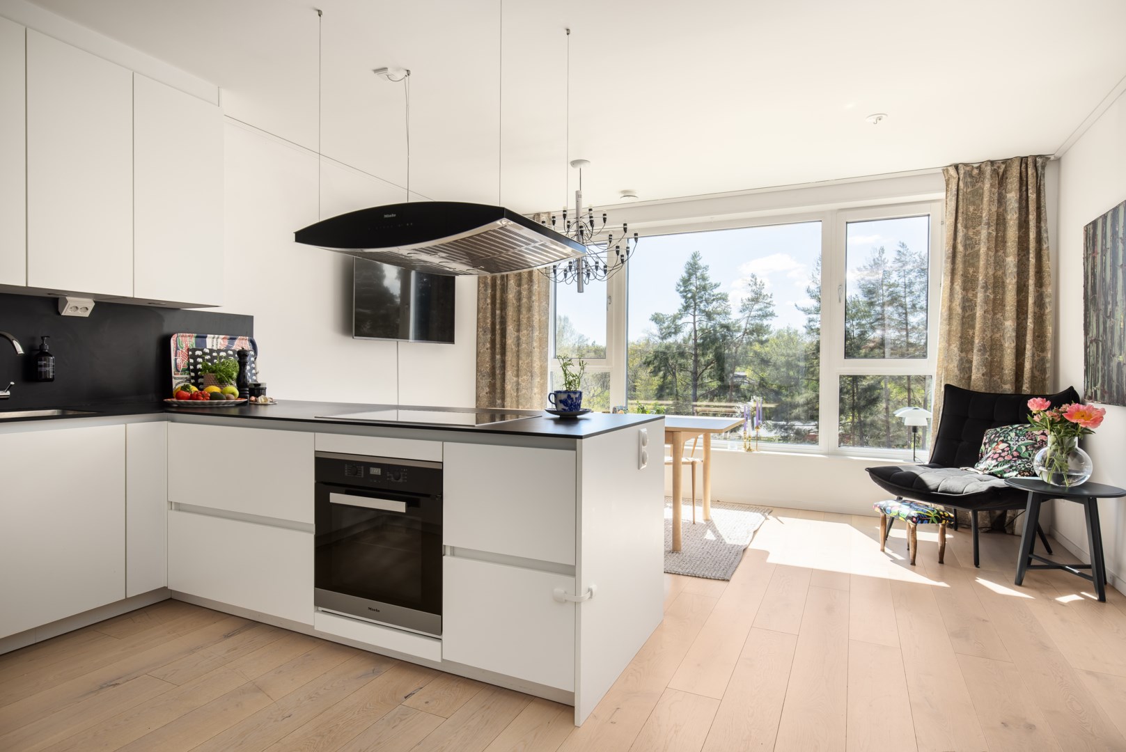 Bostadsbild från Ljuskärrsgränden 2B, Såld i Ljuskärrsberget - Saltsjöbaden, Nacka