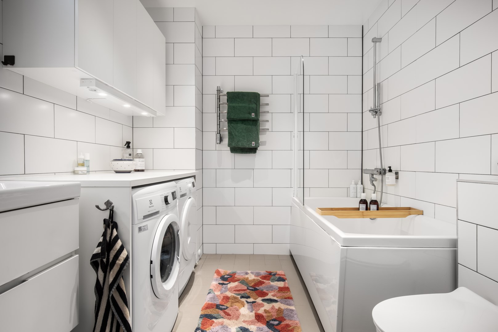 Bostadsbild från Ljuskärrsgränden 2B, Såld i Ljuskärrsberget - Saltsjöbaden, Nacka