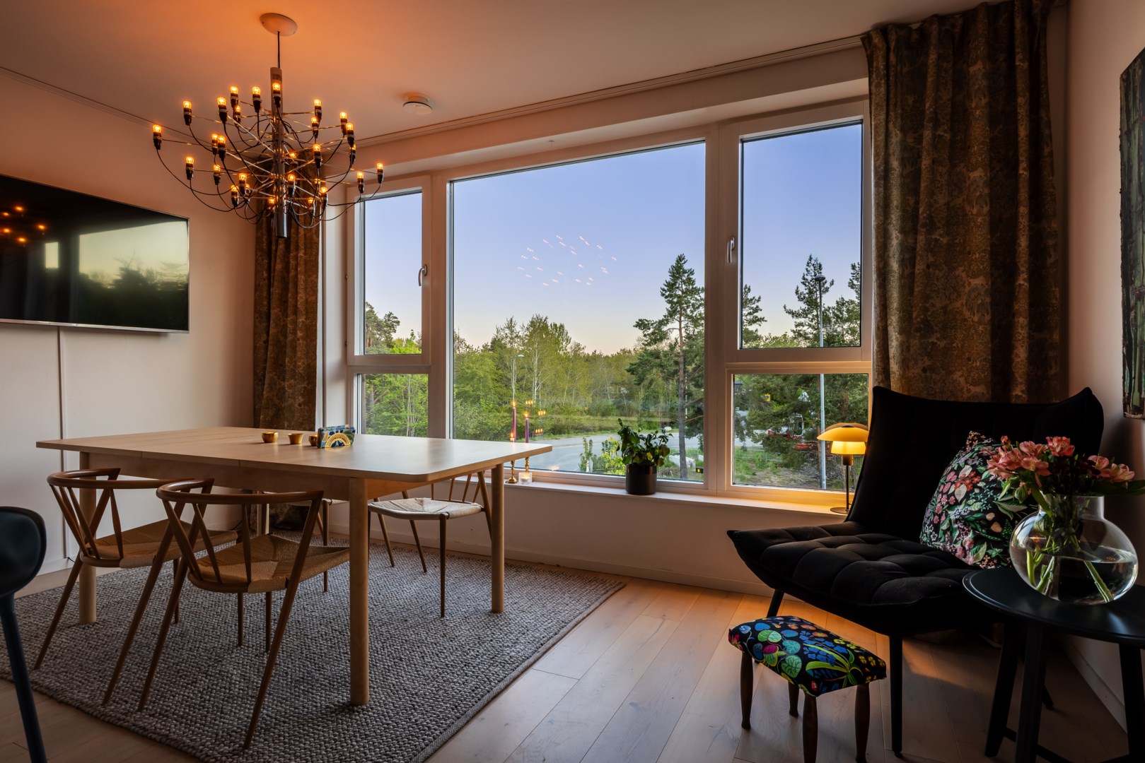 Bostadsbild från Ljuskärrsgränden 2B, Såld i Ljuskärrsberget - Saltsjöbaden, Nacka