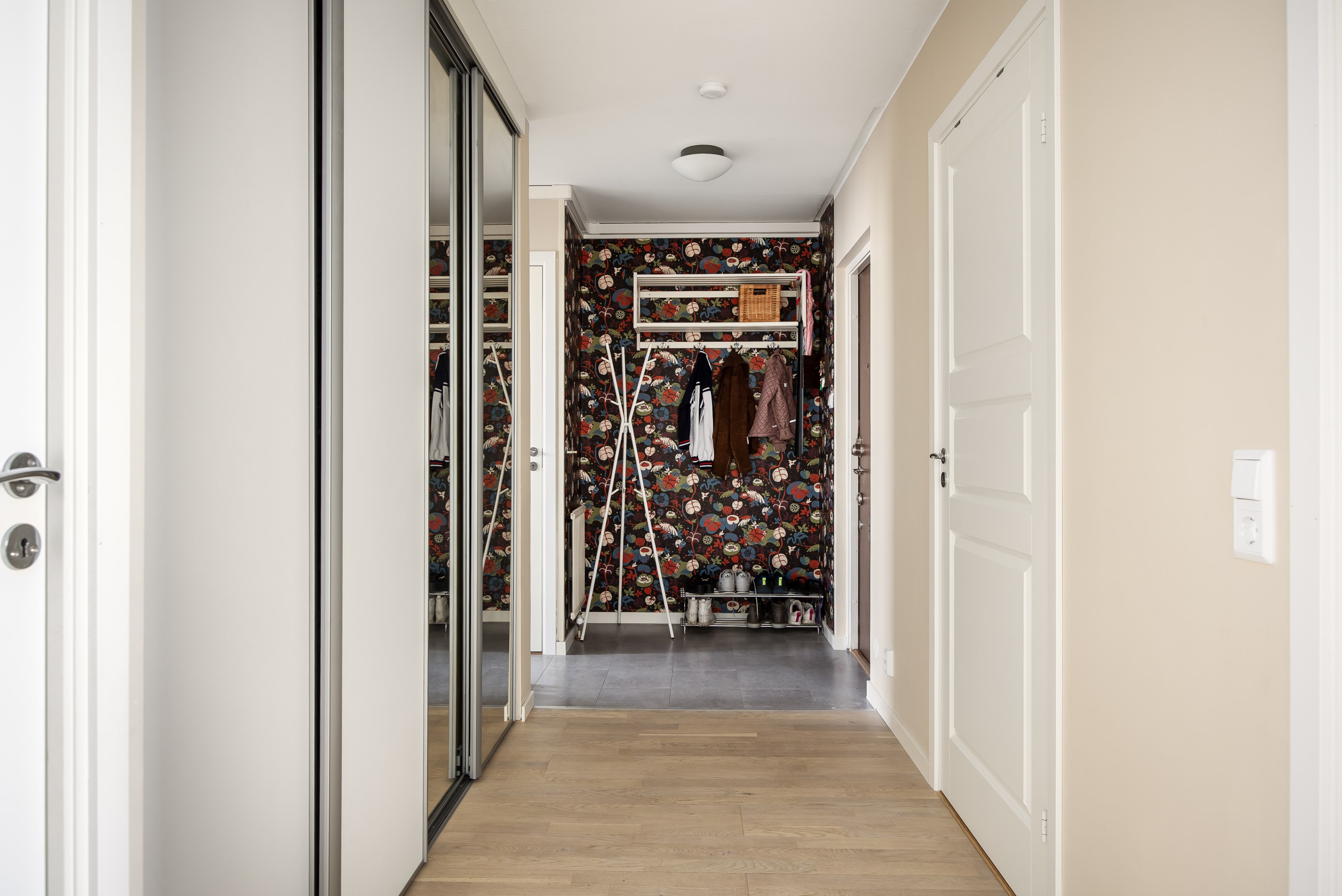 Bostadsbild från Henriksdalsringen 71, Till salu i Henriksdalsberget, Nacka