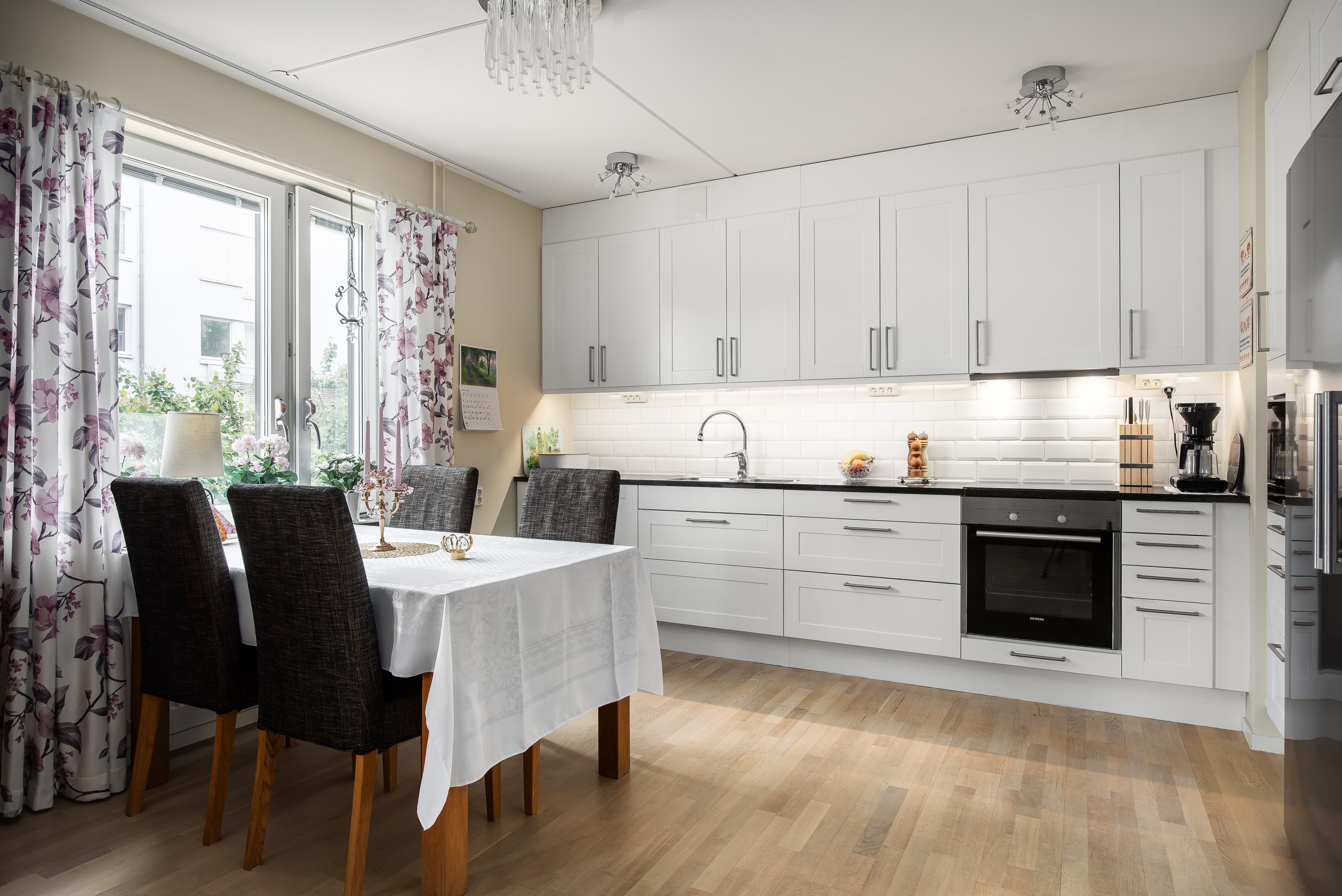 Bostadsbild från Maja Snis gata 2, Såld i Porslinskvarteren, Värmdö