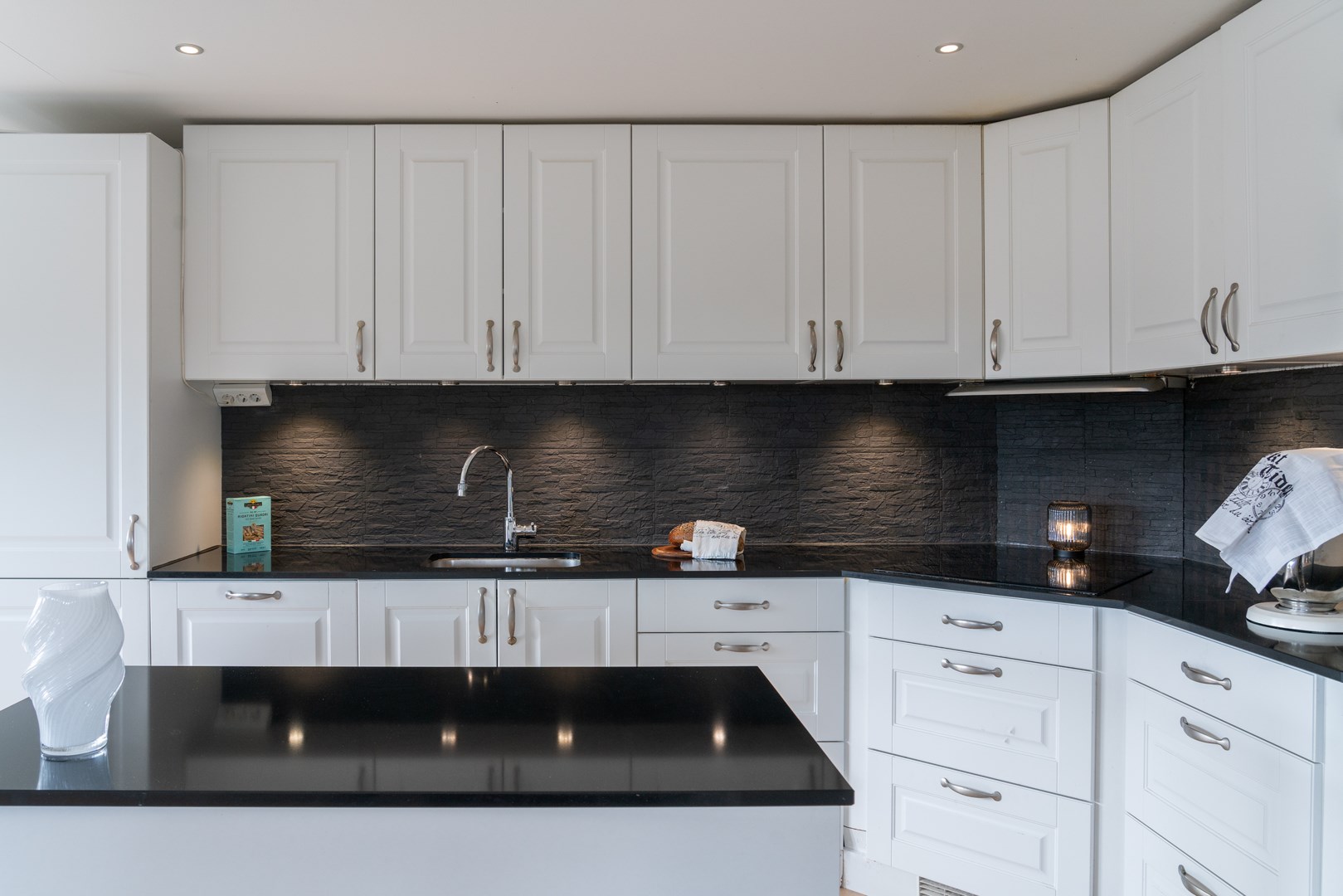 Bostadsbild från Solskensvägen 13, Såld i Östra Tullingeberg, Botkyrka