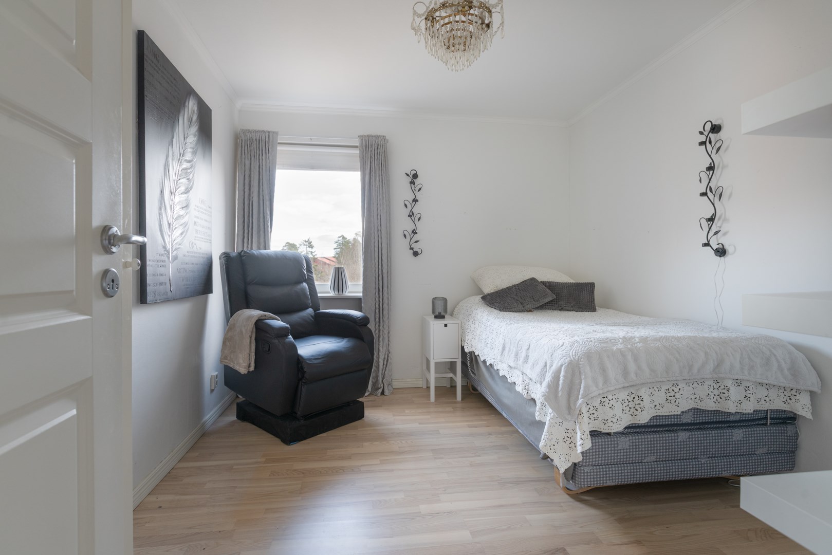 Bostadsbild från Solskensvägen 13, Såld i Östra Tullingeberg, Botkyrka