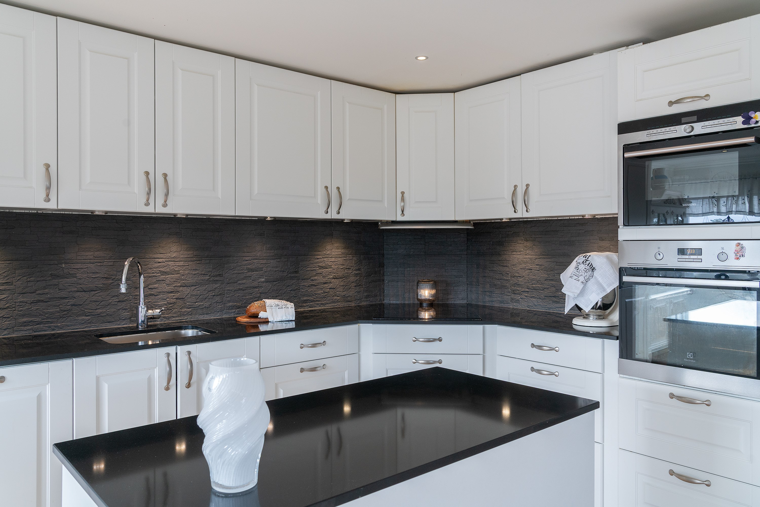 Bostadsbild från Solskensvägen 13, Såld i Östra Tullingeberg, Botkyrka