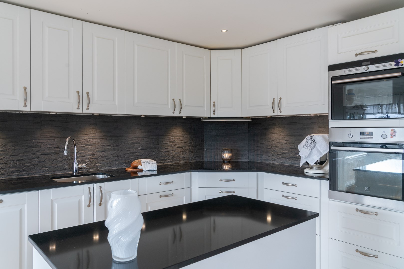 Bostadsbild från Solskensvägen 13, Såld i Östra Tullingeberg, Botkyrka