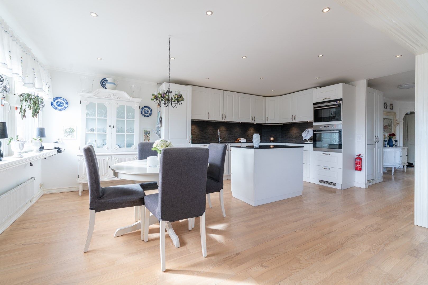 Bostadsbild från Solskensvägen 13, Såld i Östra Tullingeberg, Botkyrka