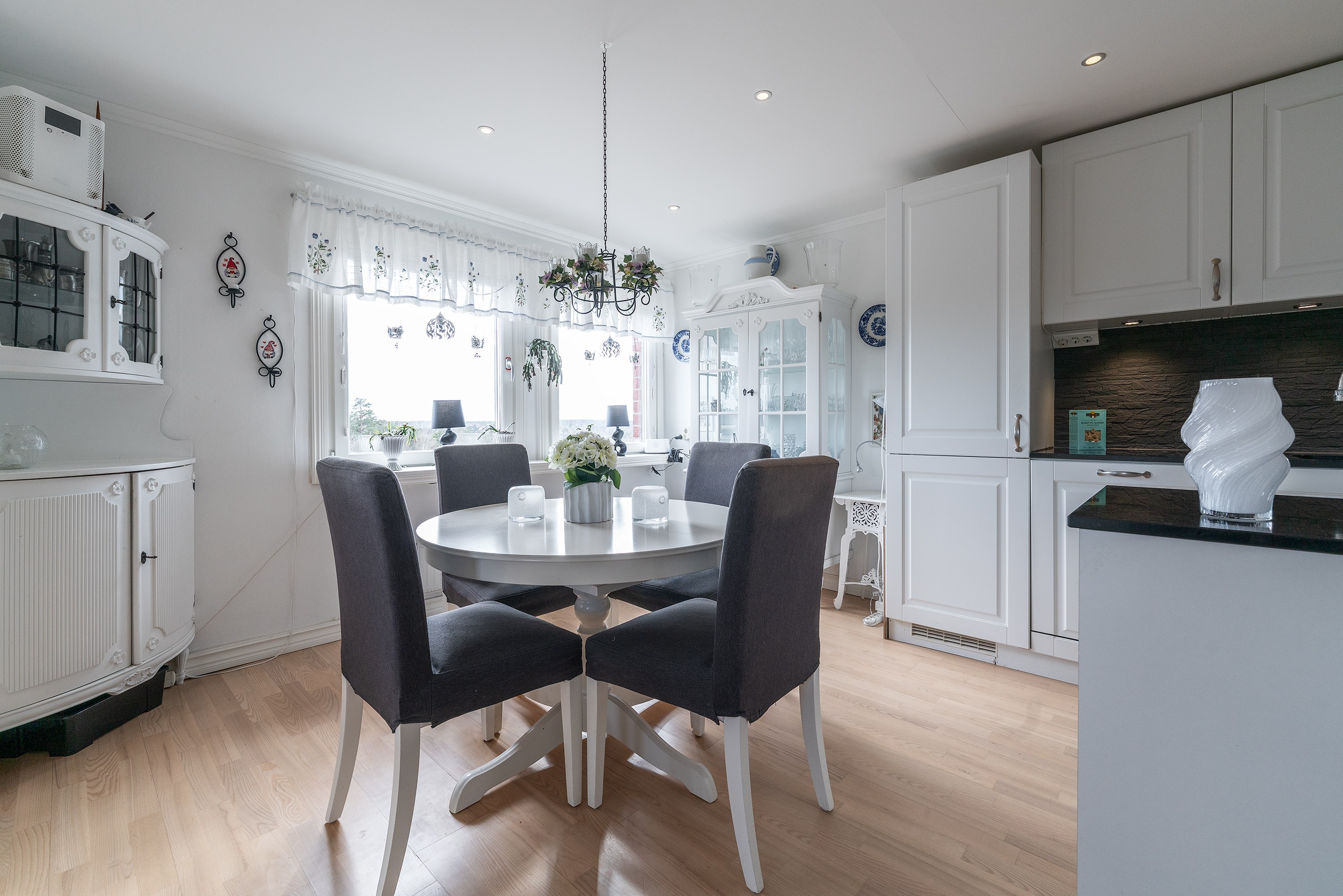 Bostadsbild från Solskensvägen 13, Såld i Östra Tullingeberg, Botkyrka