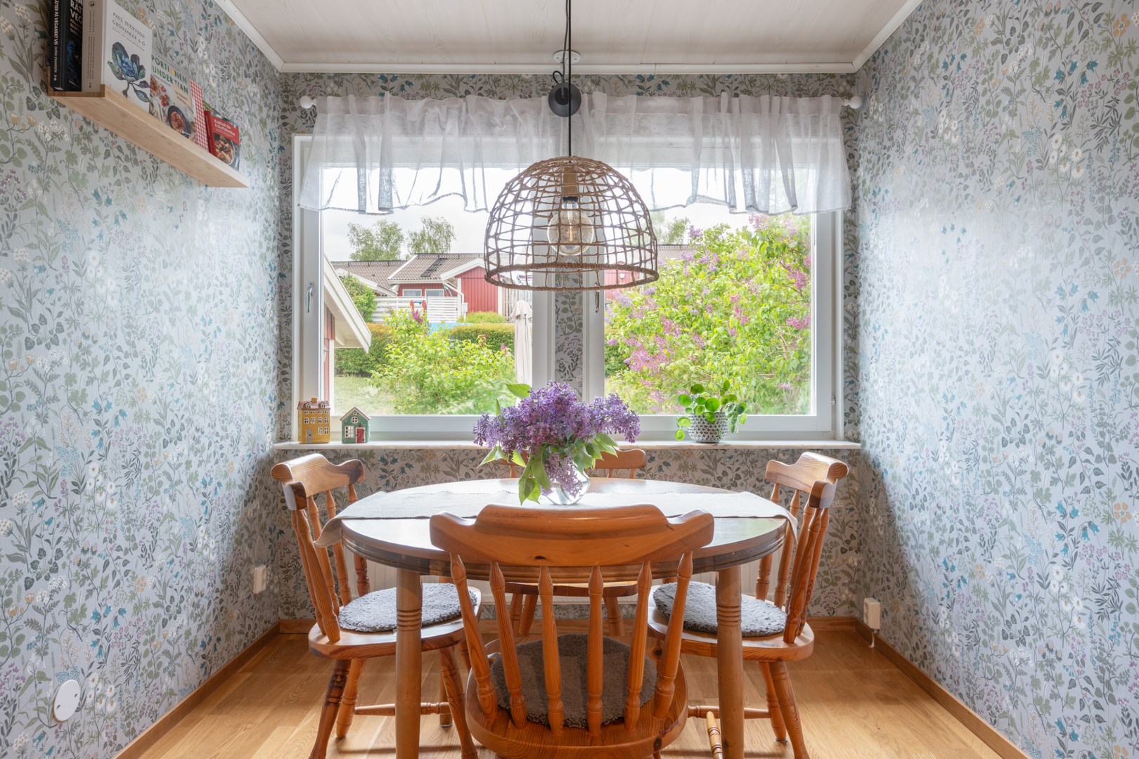 Bostadsbild från Månskensvägen 219, Till salu i Östra Tullingeberg, Botkyrka