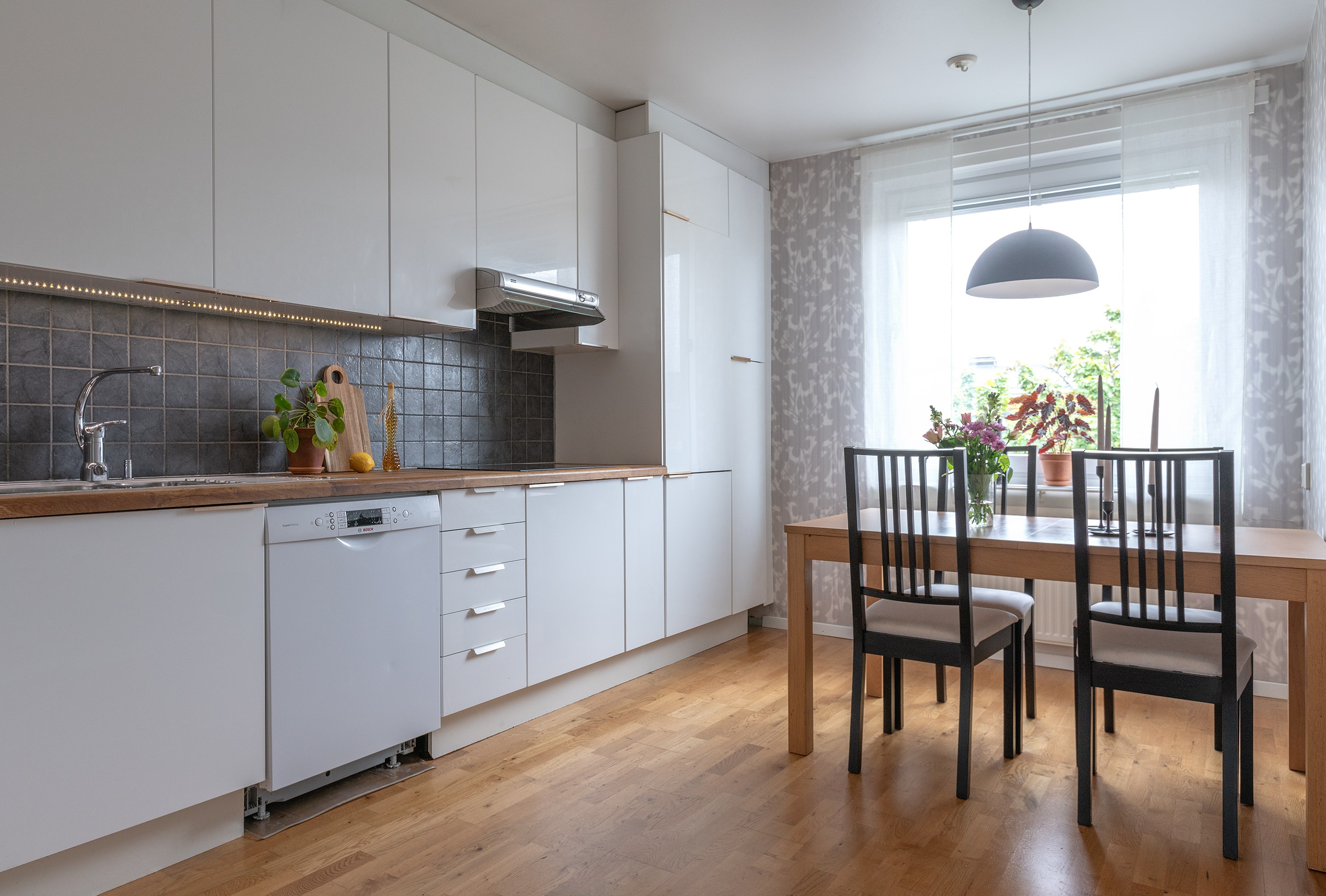 Bostadsbild från Tullingebergsvägen 8B, Såld i G:a Tullingeberg, Botkyrka