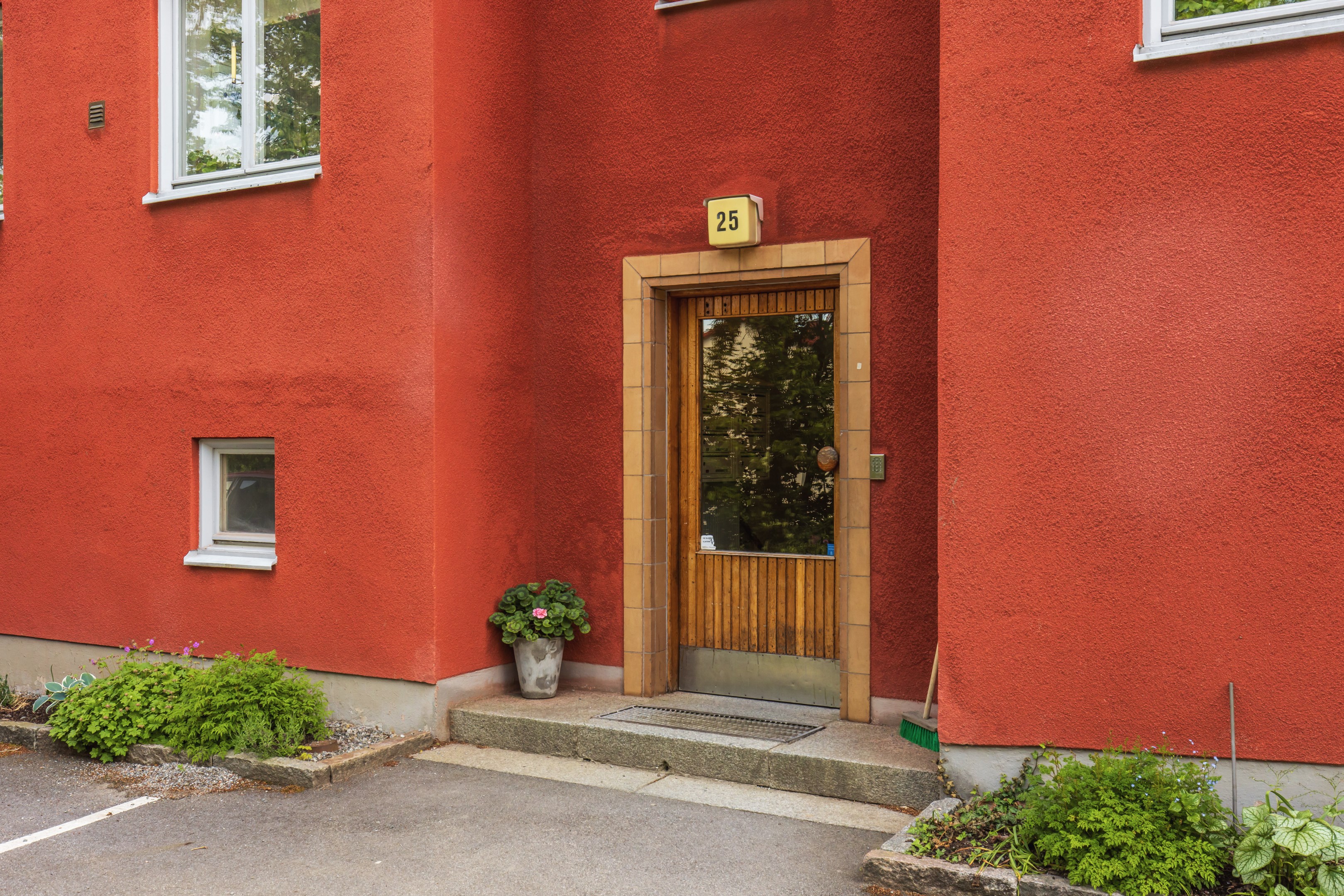 Bostadsbild från Ugglevägen 25, Såld i Saltängen, Nacka