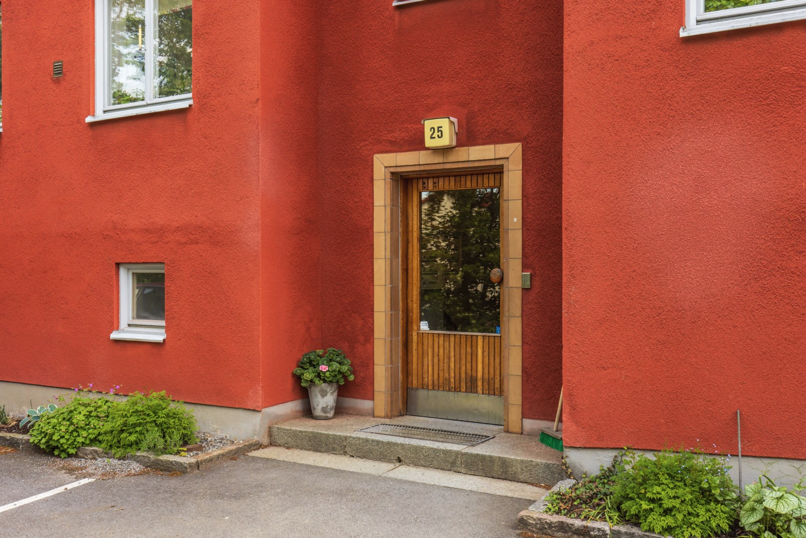 Bostadsbild från Ugglevägen 25, Såld i Saltängen, Nacka