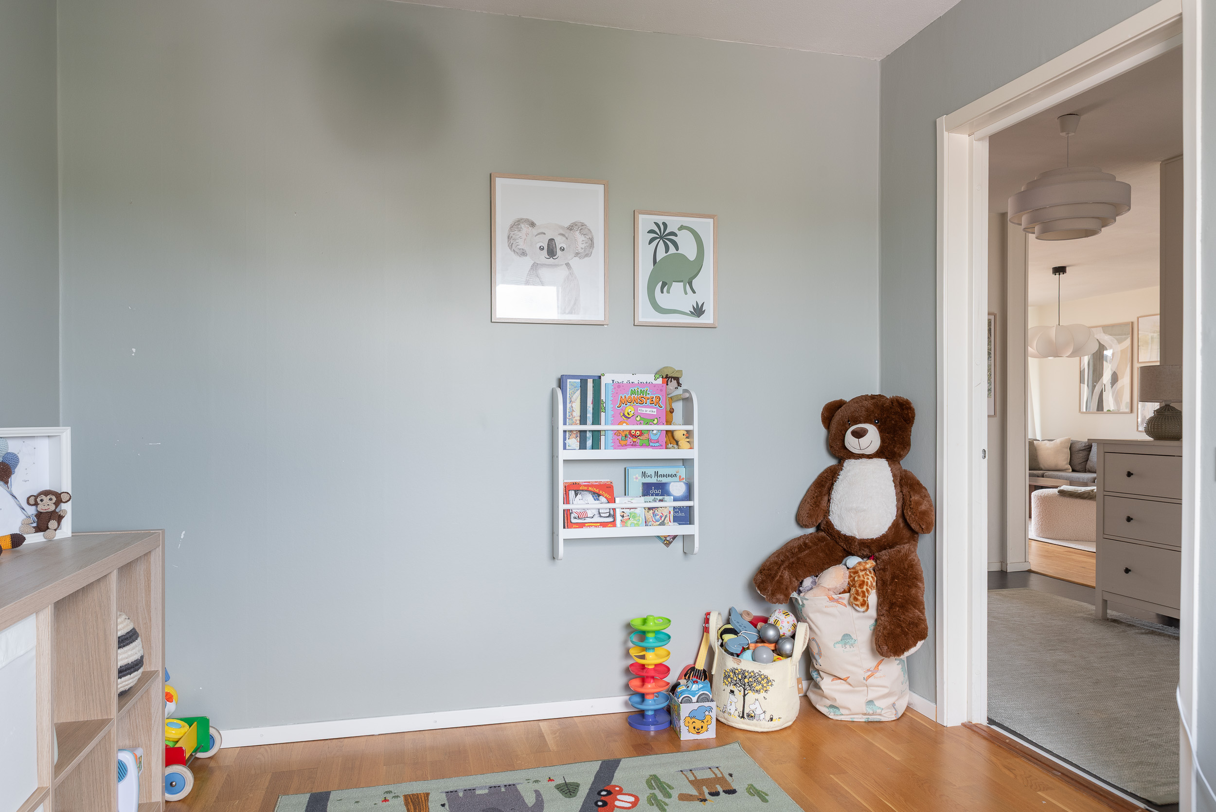 Bostadsbild från Ringduvegatan 115, Till salu i Råby, Västerås