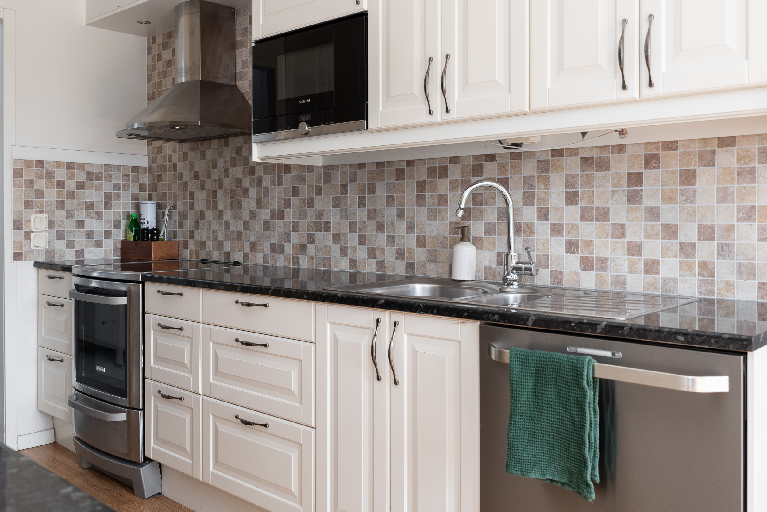 Bostadsbild från Ringduvegatan 115, Till salu i Råby, Västerås