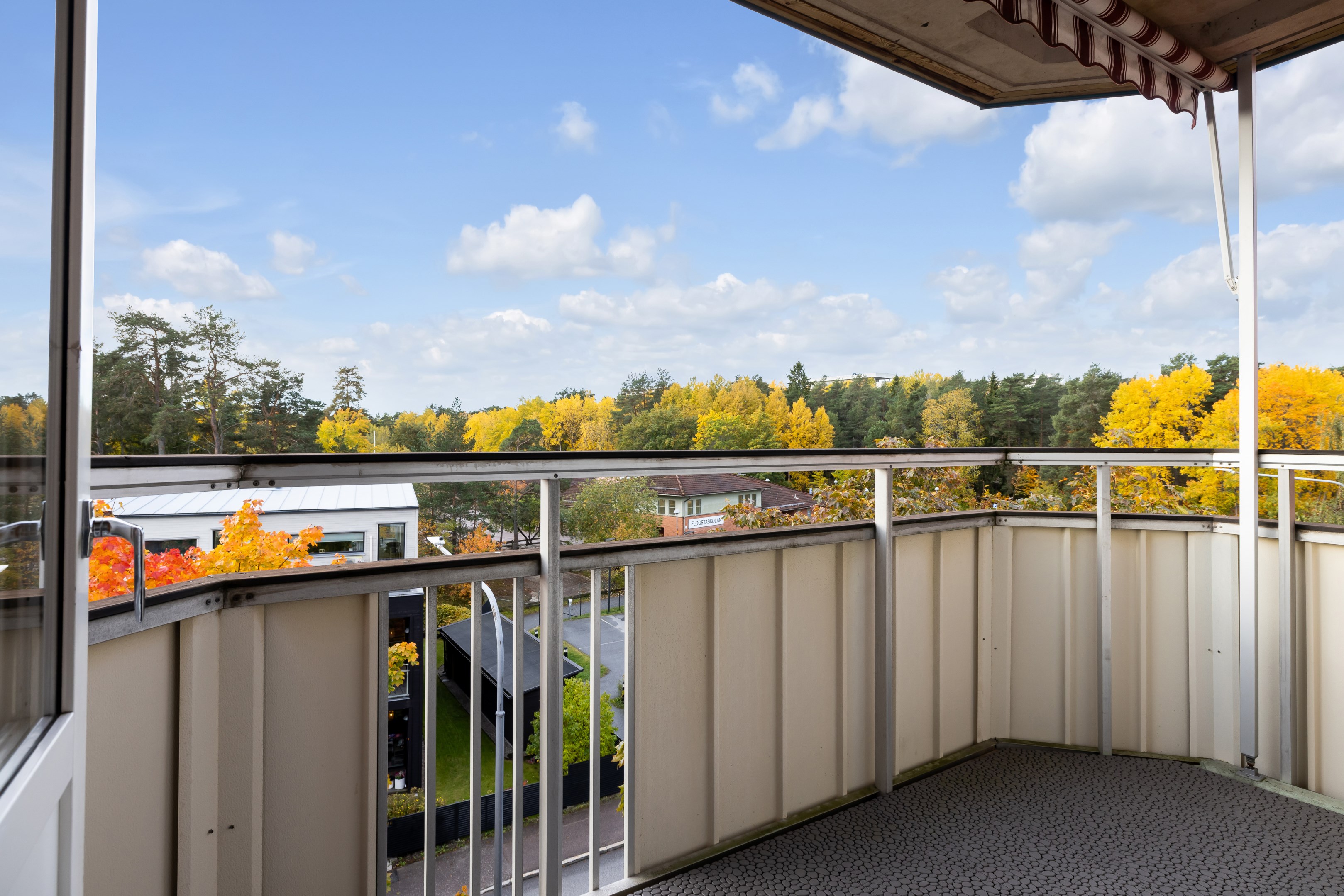 Bostadsbild från Flogstavägen 5A, Till salu i Ekeby, Uppsala