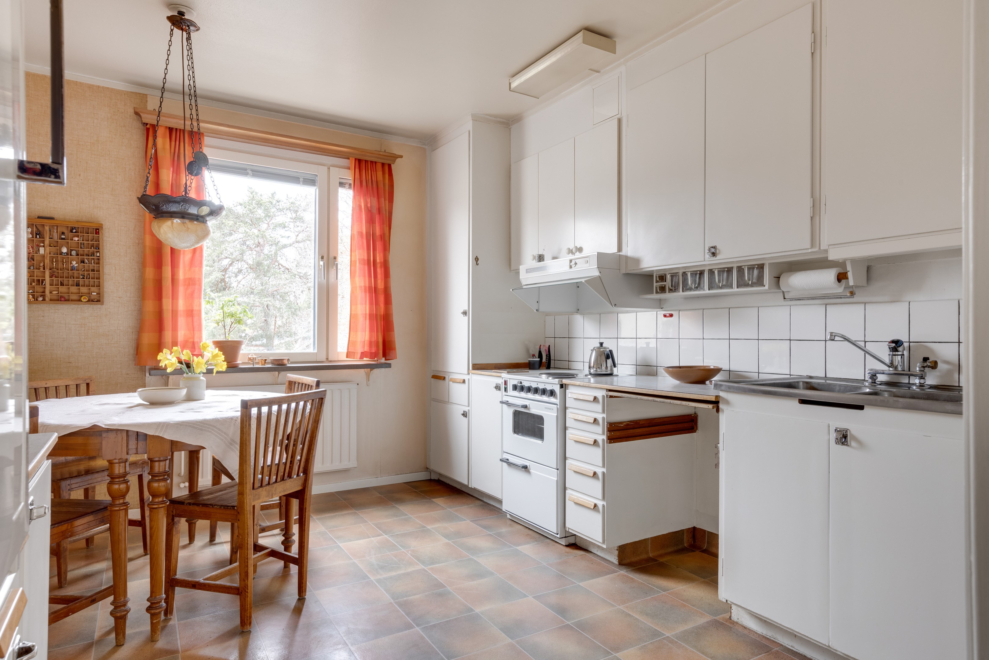 Bostadsbild från Karlsrogatan 81, Till salu i Sommarro, Uppsala