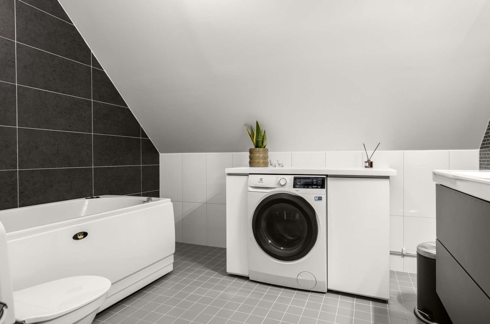 Bostadsbild från Järla Gårdsväg 11, Kommande i Järla sjö, Nacka