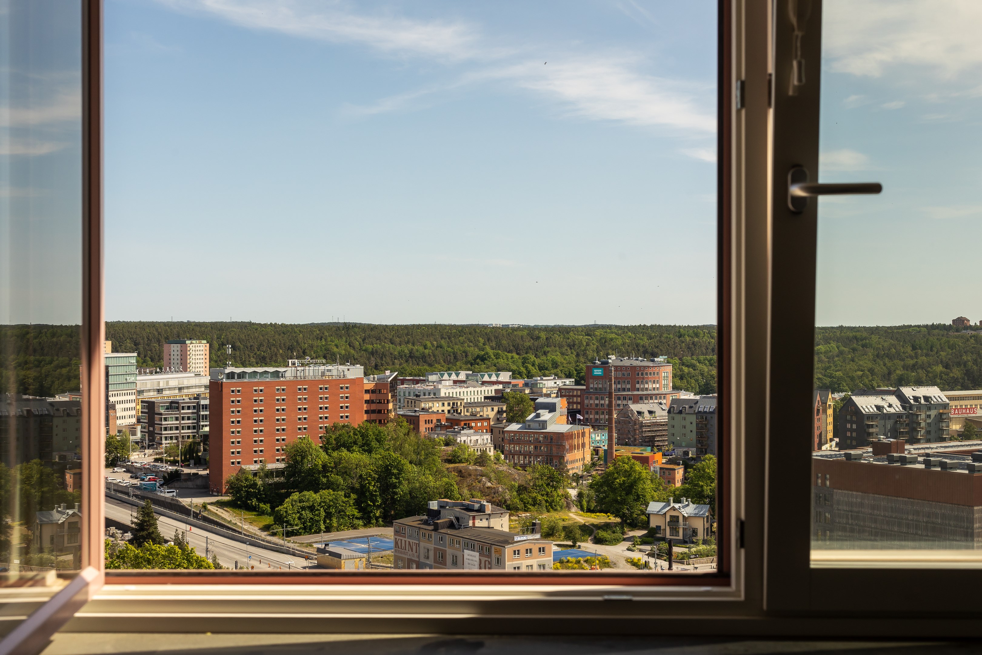 Bostadsbild från Henriksdalsringen 67, Till salu i Henriksdalsberget, Nacka