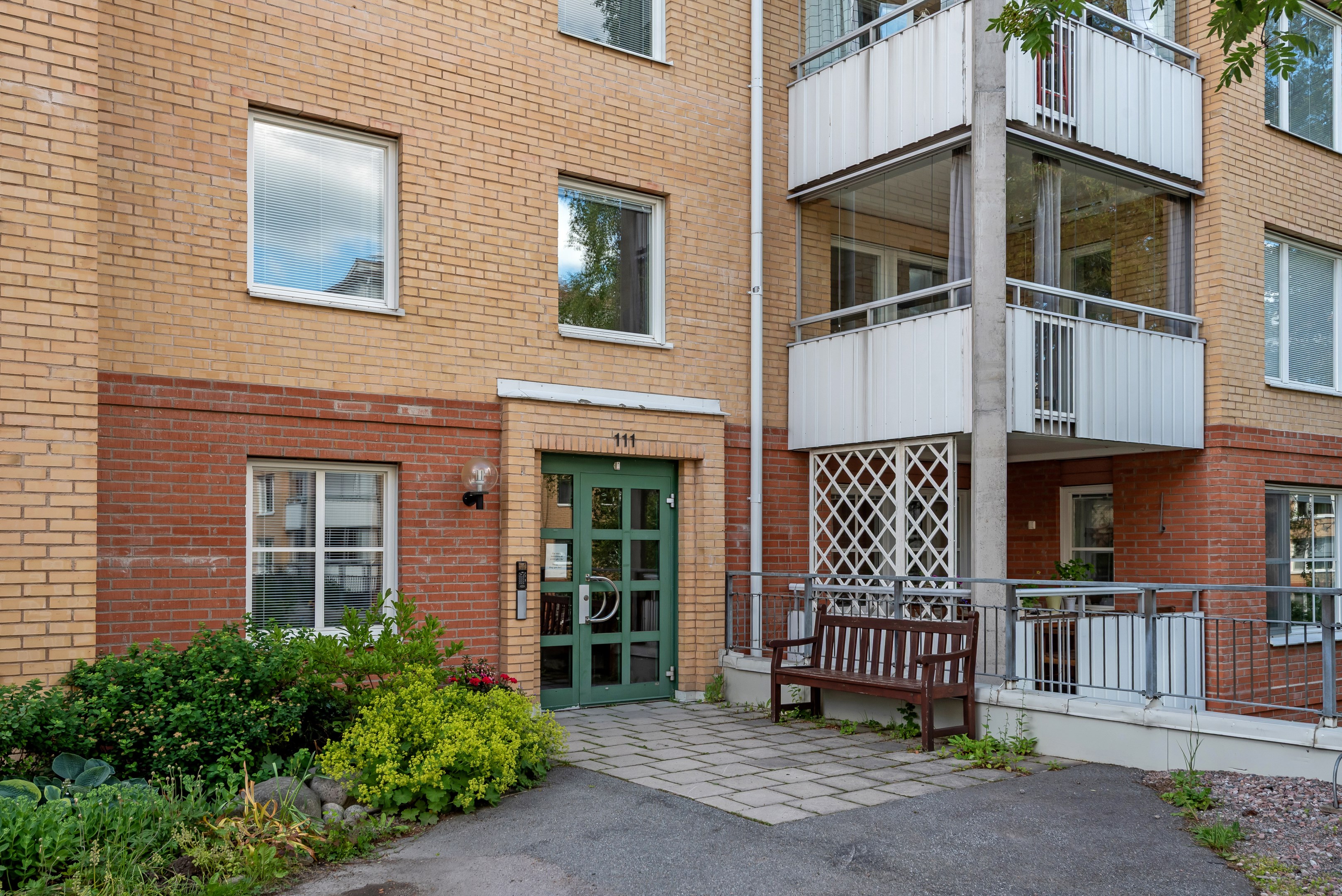 Bostadsbild från Stenbrohultsvägen 111, Såld i Sävja, Uppsala