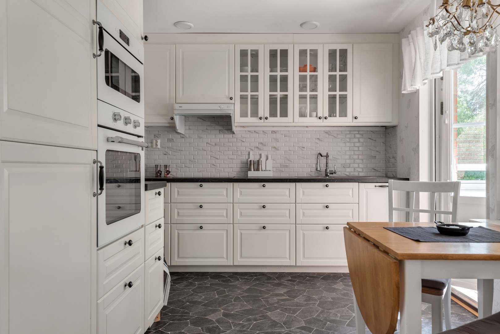 Bostadsbild från Stenbrohultsvägen 111, Såld i Sävja, Uppsala