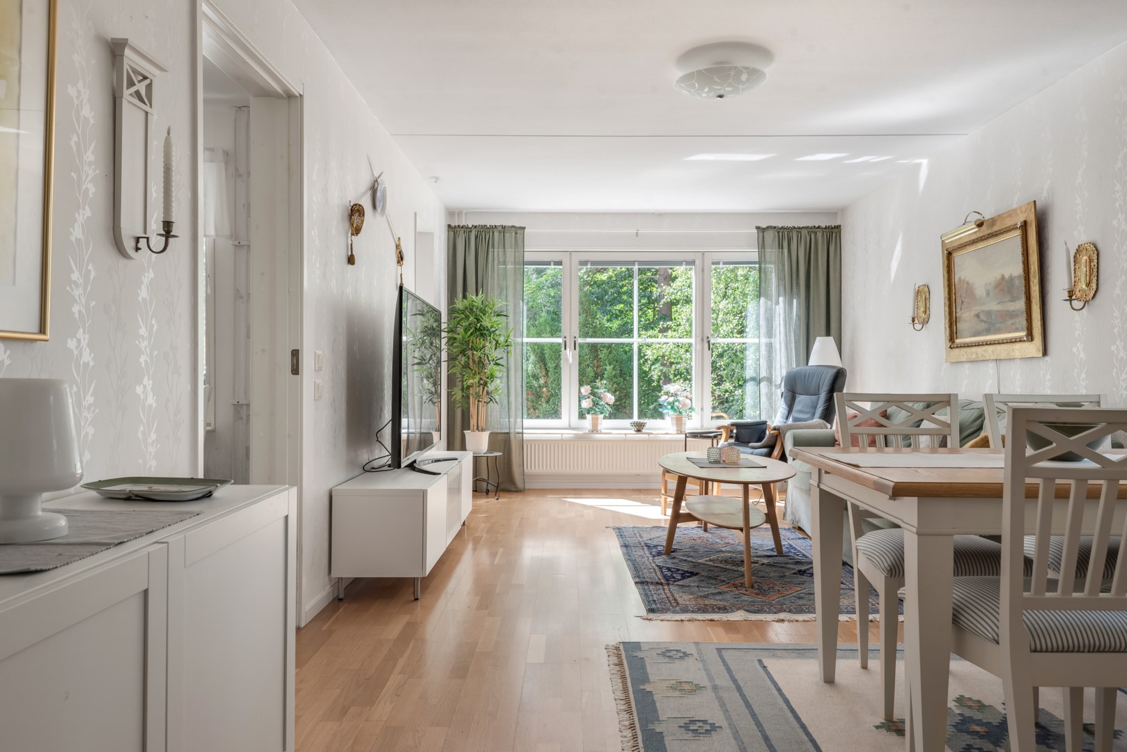 Bostadsbild från Stenbrohultsvägen 111, Såld i Sävja, Uppsala